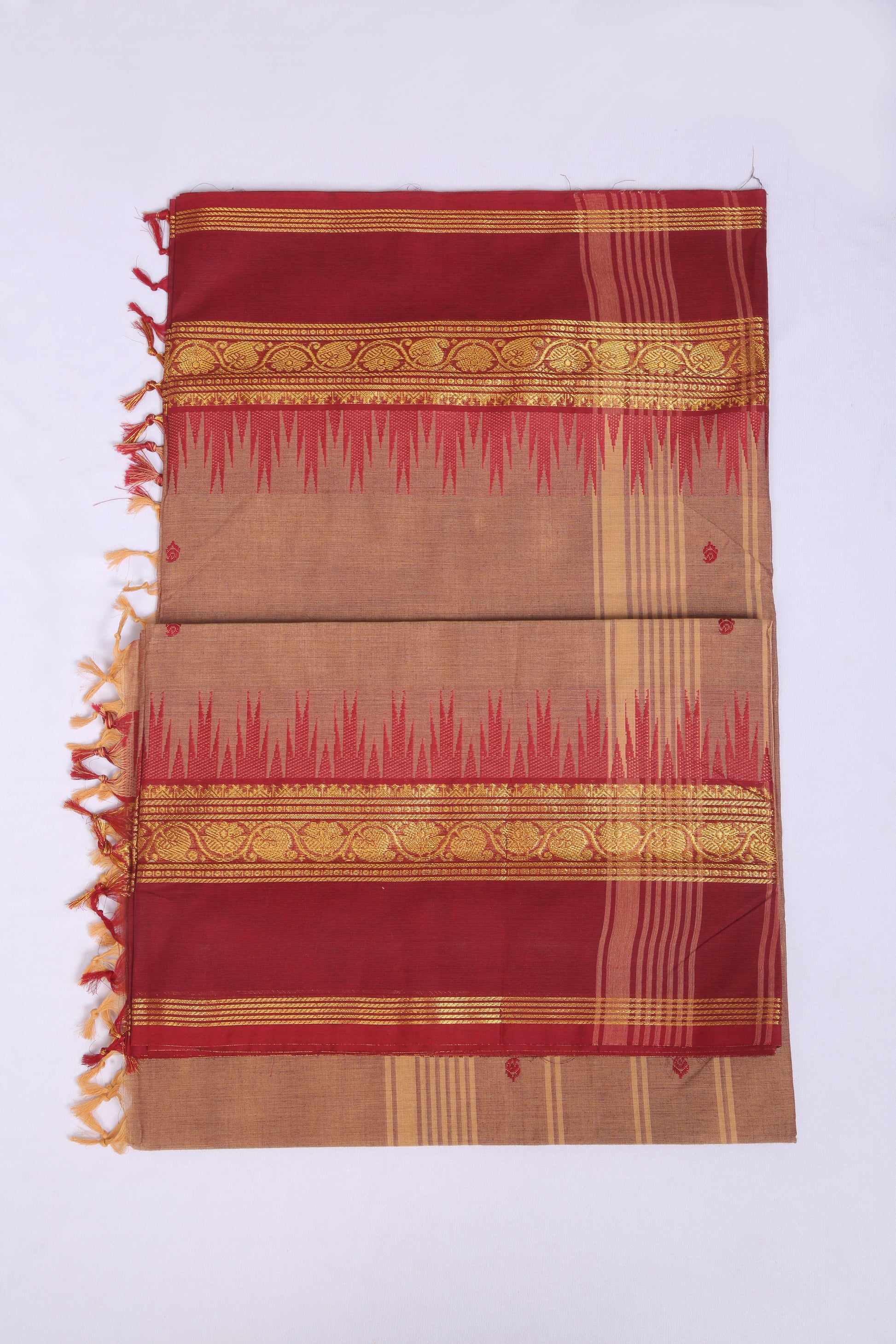 Running blouse, Pure Chettinad cotton  , 120 count  Saree,Normal wash Only , Line pallu(Munthani), With Handloom Flower buttas ,Even Bordered Saree