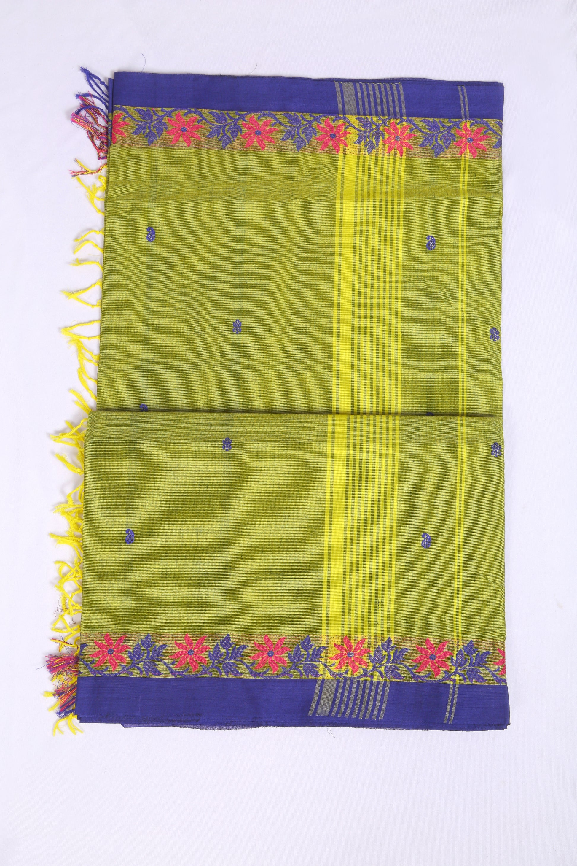 Running blouse, Pure Chettinad cotton  , 120 count  Saree,Normal wash Only , Line pallu(Munthani), With Handloom Flower buttas ,Even Bordered Saree.